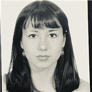 Soy una chica universitaria, a la que se le da bien el trato con personas (estudio psicología) así como la enseñanza .